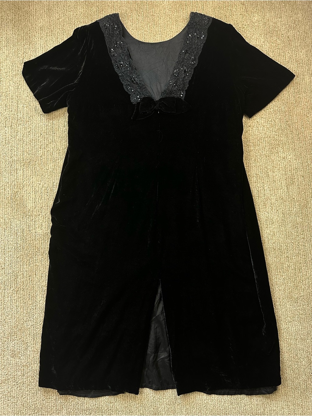 Vintage 90s Gothic Velvet Midi Dress Lace Back Bow Detail Whimsigoth LBD 24 - Picture 4 of 14